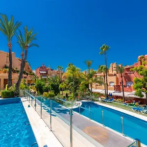 luxury-townhouse-puerto-banus.1costadelsol.com/